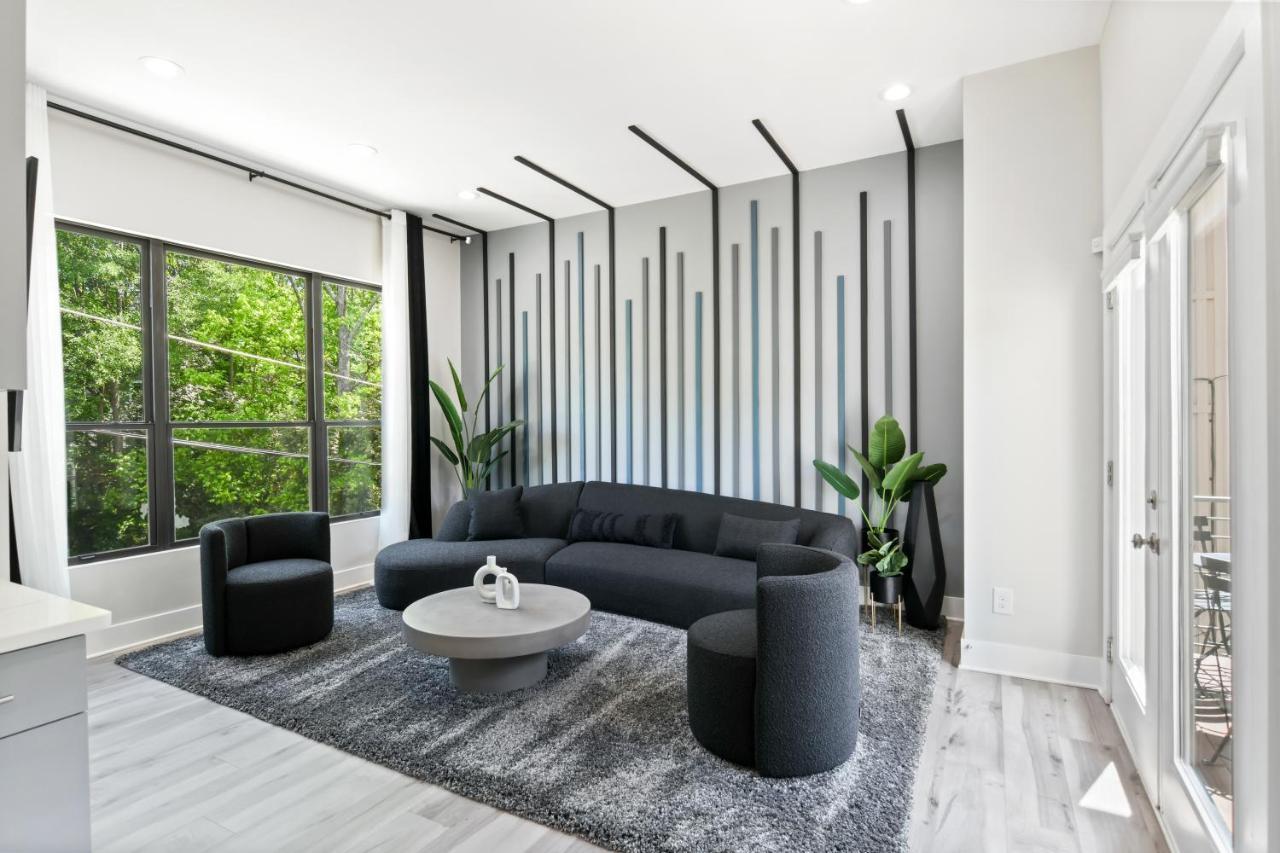 The Red Door - Ultra Modern Atlanta Home - Designedbydom Екстериор снимка